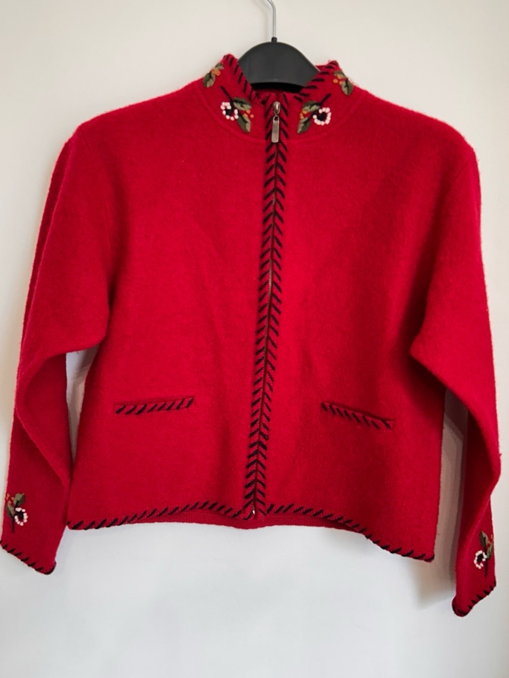100% WOOL ALPS ZIP UP SWEATER